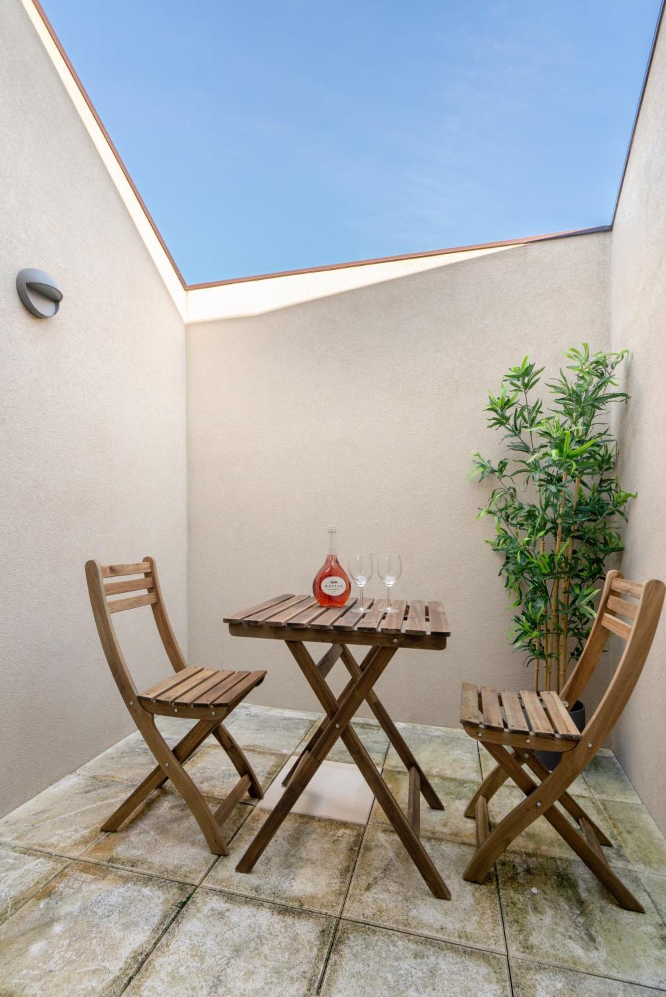 Host Wise - Central Private Flats - Terrace OOporto Exteriör bild